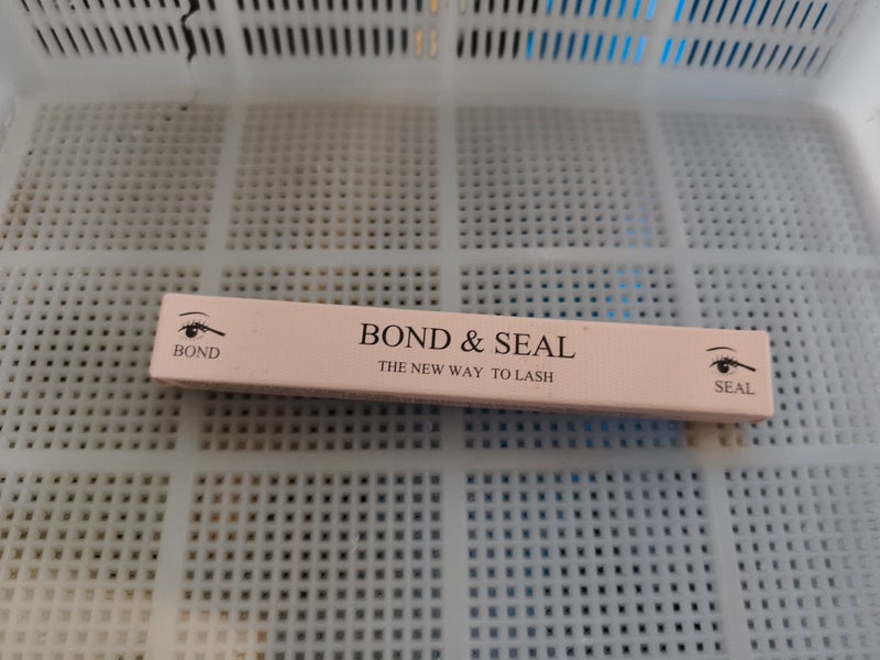 Double-ended black false eyelash glue, quick-drying, super sticky, long-lasting setting set, eyelash brush, raincoat, smudge-proof and waterproof.